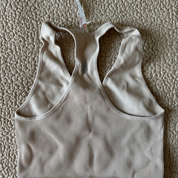 Ribbed V-Neck Sports Bra - Beige - Picture 2 of 3